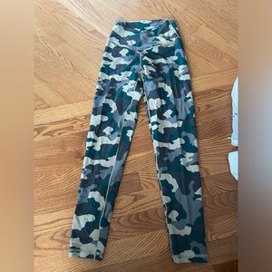 NEW aerie Camo crossover leggings